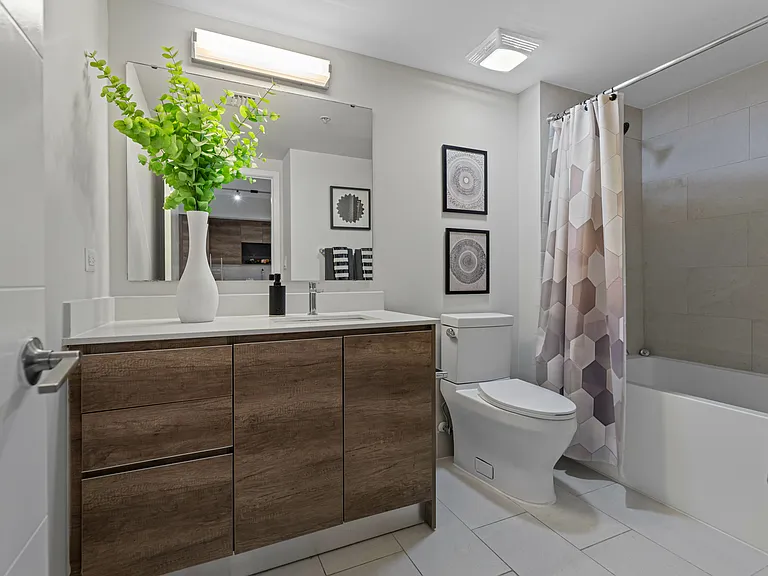 Bella Vista Apartments — Photo 12