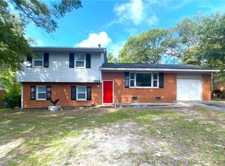 1516 Grandview Dr, Fayetteville, NC 28314