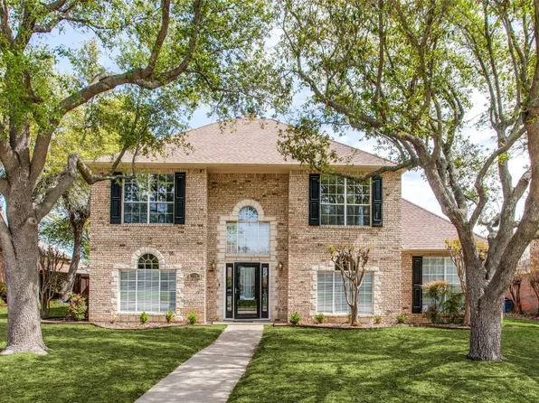 144 Boulder Creek Dr, Desoto, TX 75115