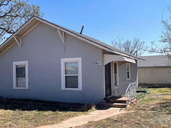 911 S 4th St, Lamesa, TX 79331