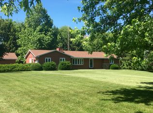 24617 Brookwood Hills Rd, Athens, IL 62613