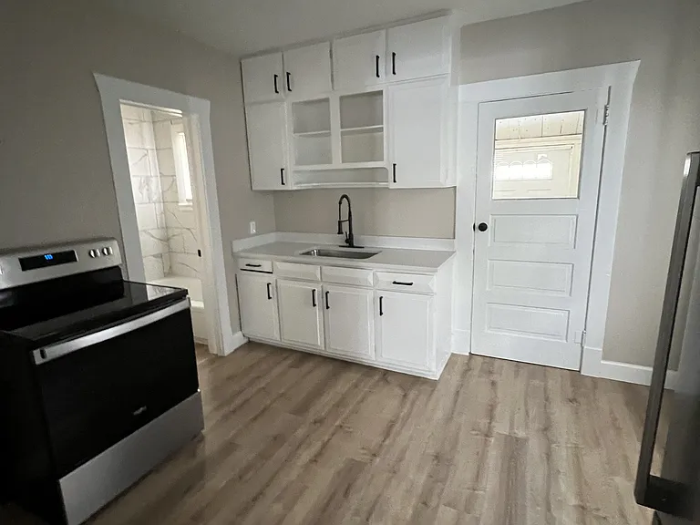 724 Custer St #1 — Photo 7