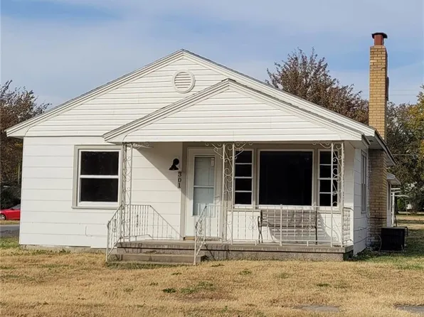 301 E South St, Arma, KS 66712