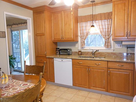 5th image of 412 W Lake Dr