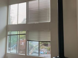 302 N 39th St #403, Seattle, WA 98103