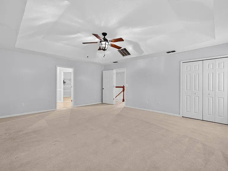 112 Kildrummy Ct — Photo 38