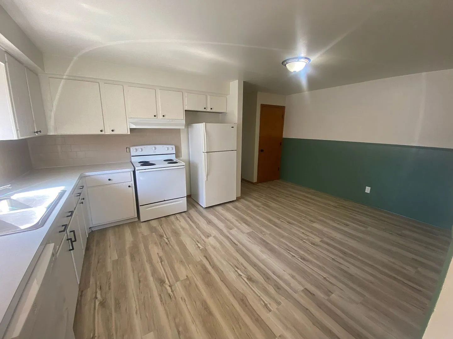 970 Grove Street — Photo 3