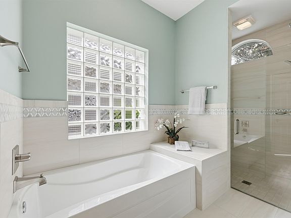5th image of 800 Summer Bay Dr