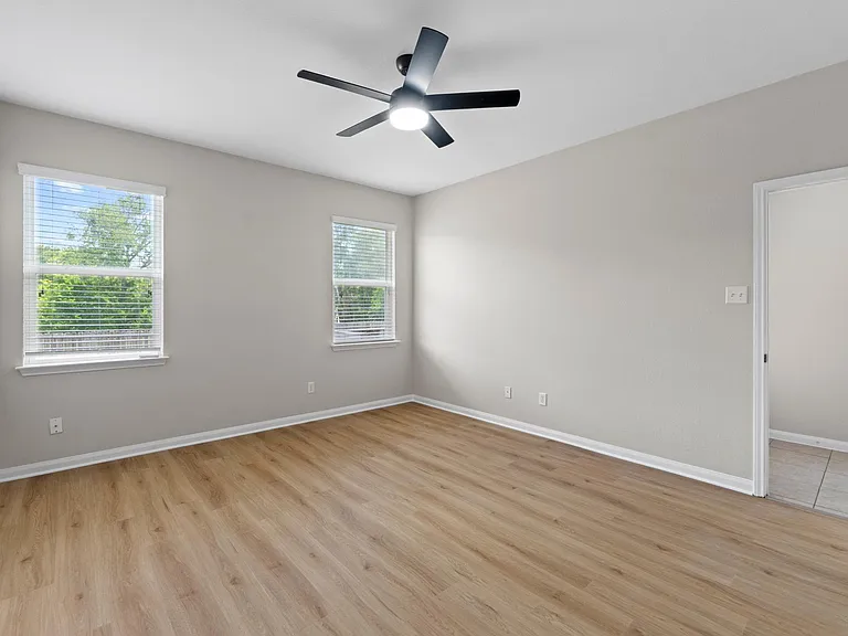 148 Isabel Ln — Photo 17
