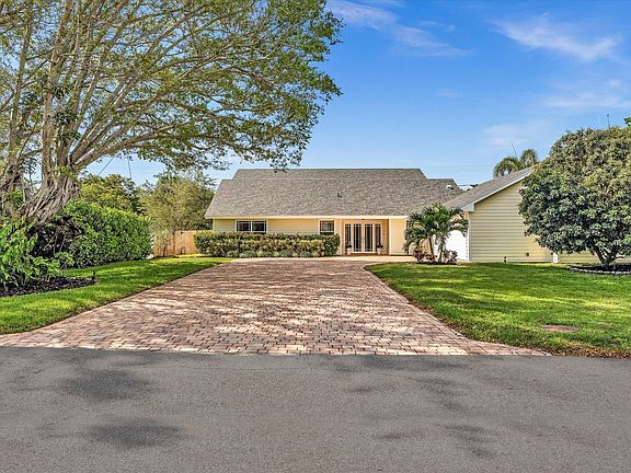 2nd image of 3120 Sherwood Boulevard