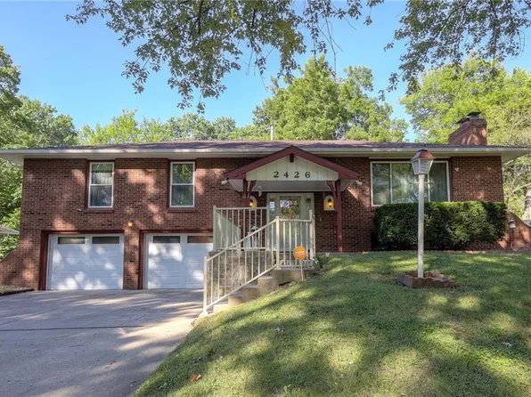 2426 N 68th Pl, Kansas City, KS 66109