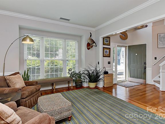5th image of 705 Moss Creek Dr