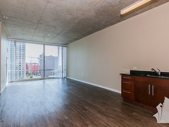 4th image of 1410 N State Pkwy APT 15B