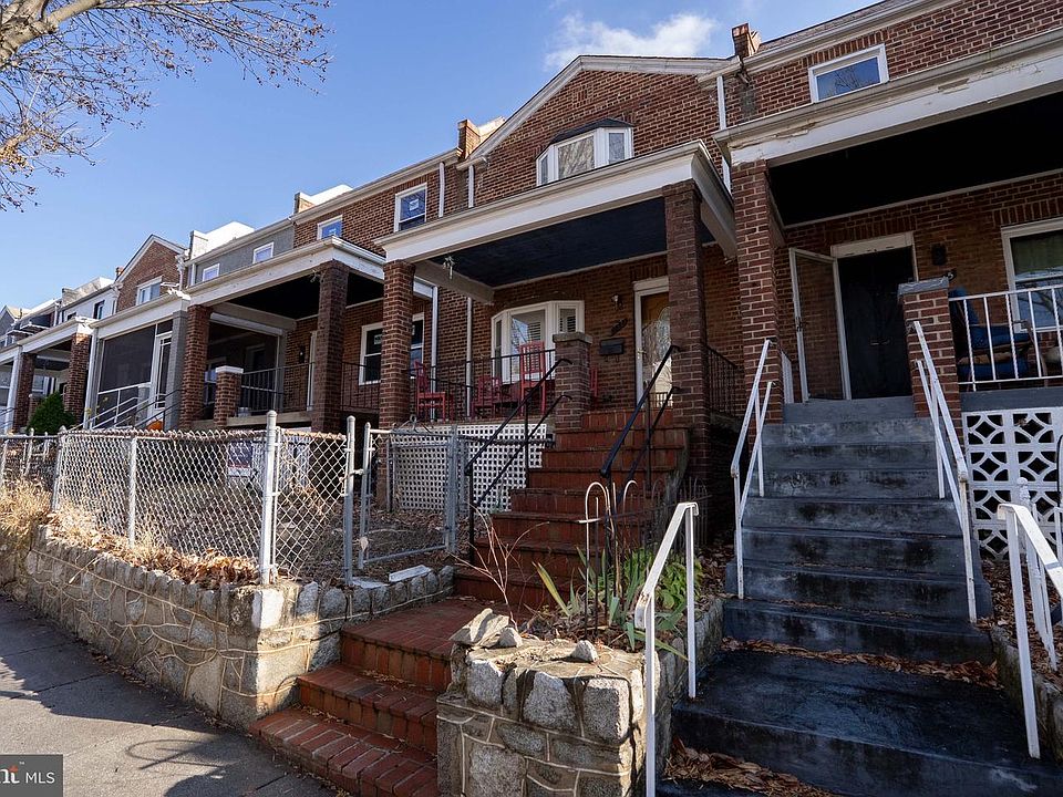 2nd image of 1317 Staples St NE