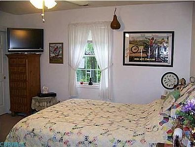 4th image of 31 Highmeadow Dr