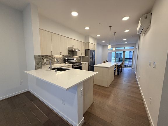 4th image of 1472 158th Ct NE