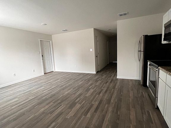 3rd image of 3127 Golden Ave #A