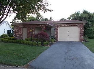 8 Whitney Ct, Brick, NJ 08724