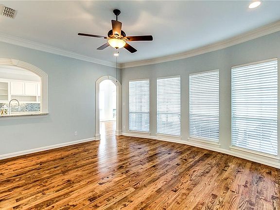 5th image of 906 Hills Creek Dr