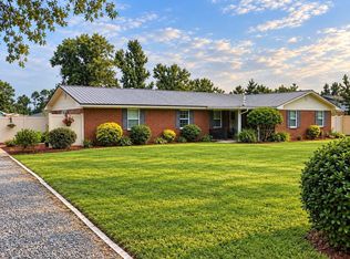 8 Harris St, Hazlehurst, GA 31539