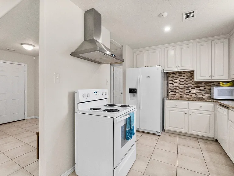 16305 Many Trees Ln — Photo 17