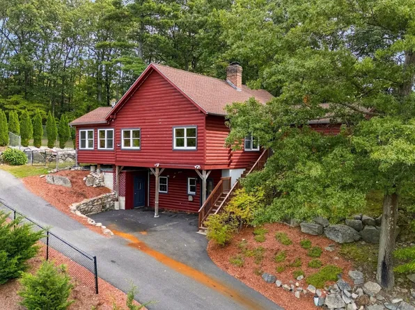 52 Central Ave, Ayer, MA 01432