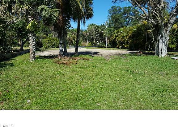 3rd image of 3965 Coquina Dr