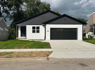 1213 Vanderbraak St, Green Bay, WI 54302
