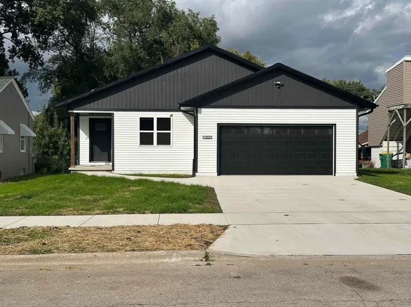 1213 Vanderbraak St, Green Bay, WI 54302