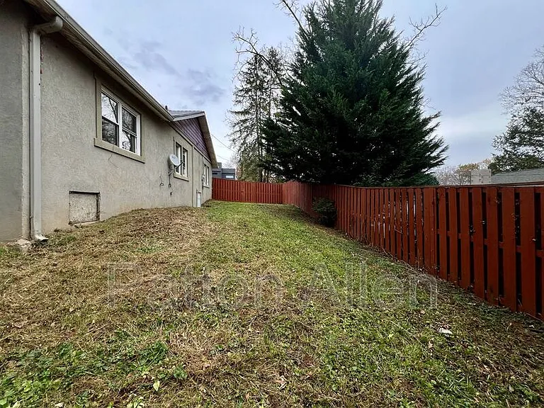 1 Middlemont Ave — Photo 29