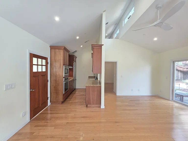 865 Briarwood Way — Photo 4