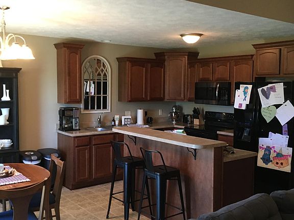 5th image of 835 Palmetto Ln