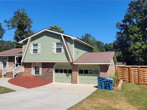 371 Amberwood Dr, Lawrenceville, GA 30044