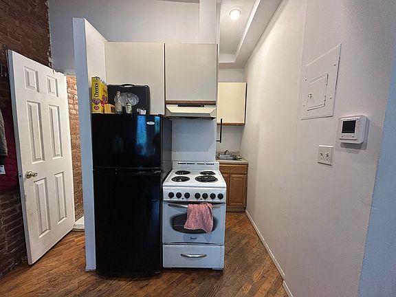 4th image of 345 E 10th St #5S