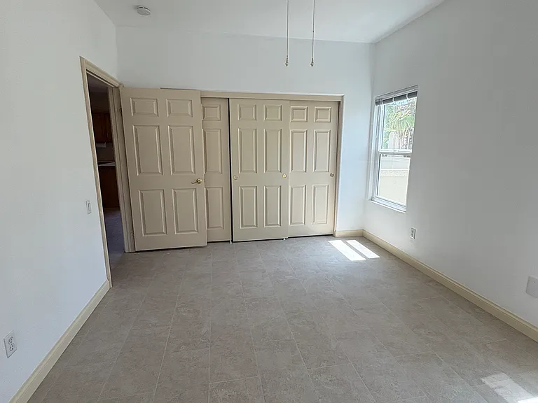 524 Golden West Dr — Photo 35