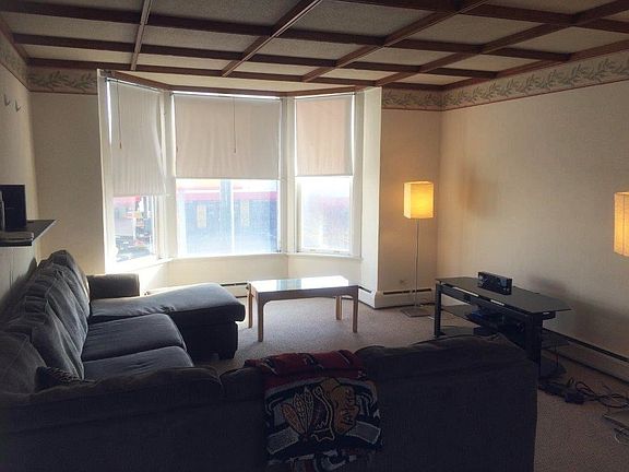 3rd image of 3006 W Belmont Ave #2