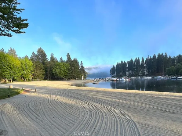 27657 Peninsula Dr #106, Lake Arrowhead, CA 92352