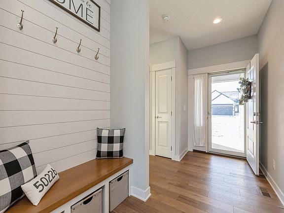 2nd image of 813 Twelve Oaks Ct