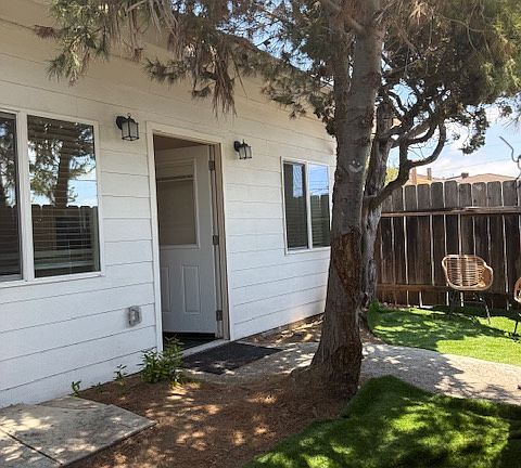 3rd image of 5065 Campanile Dr
