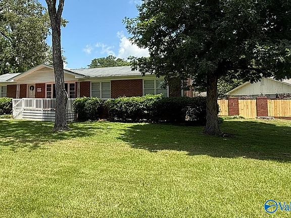 3rd image of 1203 Alcott Rd