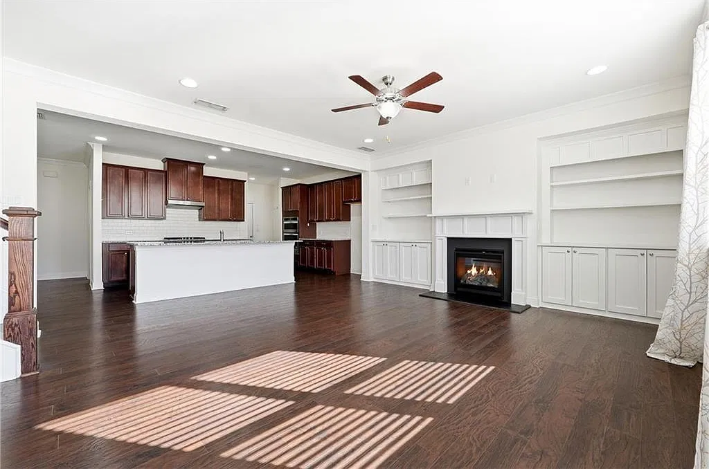 3 bed, 2.5 bath, 2277 sqft, $2,600 — Photo 1