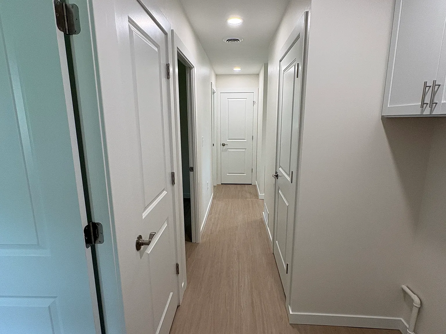 3 bed, 896 sqft, $1,450 — Photo 4