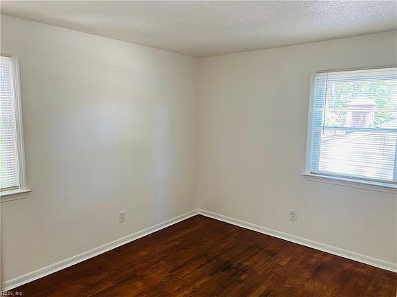 5th image of 6308 Bucknell Cir