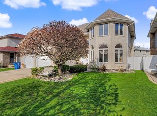 10745 S Lockwood Ave, Oak Lawn, IL 60453