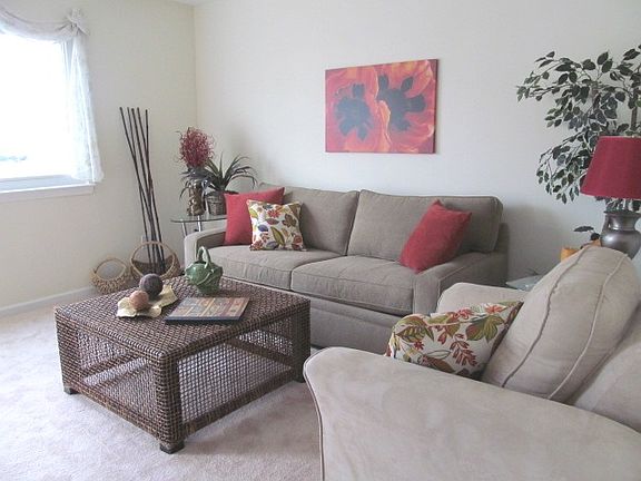 4th image of 3412 Crimson Holly Ct