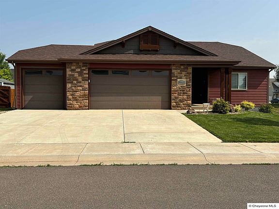 2nd image of 4011 Bobolink Ln