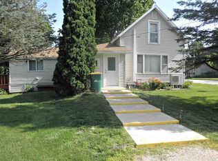 101 W Pine St, Quasqueton, IA 52326