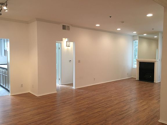 2 Bed #105 Living room area