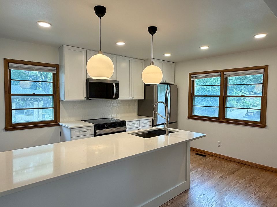 2nd image of 3601 Kingman Blvd #3601