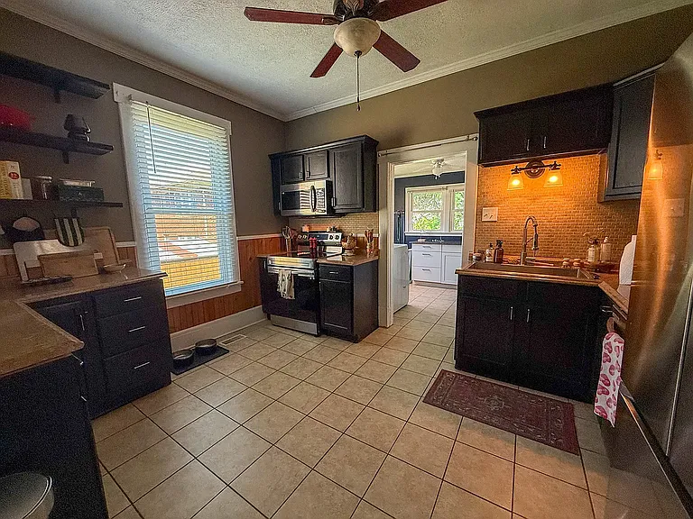 316 W Maple St — Photo 16